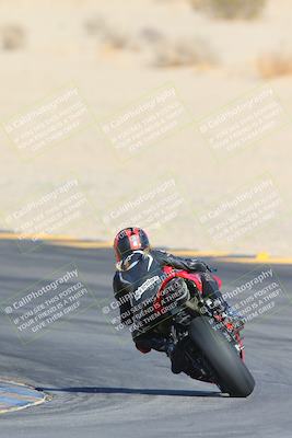 media/Dec-05-2024-Racers Edge (Thu) [[e102e0690b]]/3-B Group/Session 1 Turn 8 Backside/